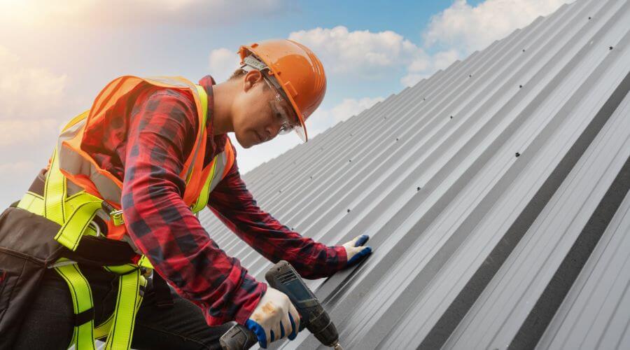 Professional gutter cleaning in Kirkland, WA